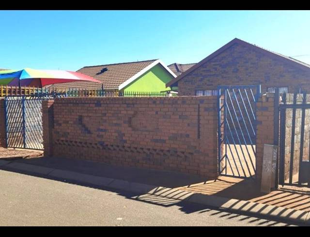3 BEDROOM HOUSE FOR SALE IN PROTEA GLEN